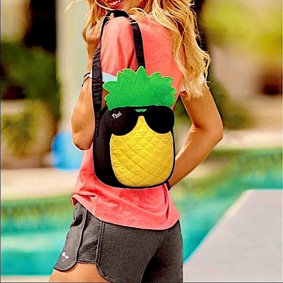 💥NWOT limited edition💥VS PINK pineapple cooler/insulated lunch bag w/strap🍍 - Picture 2 of 4